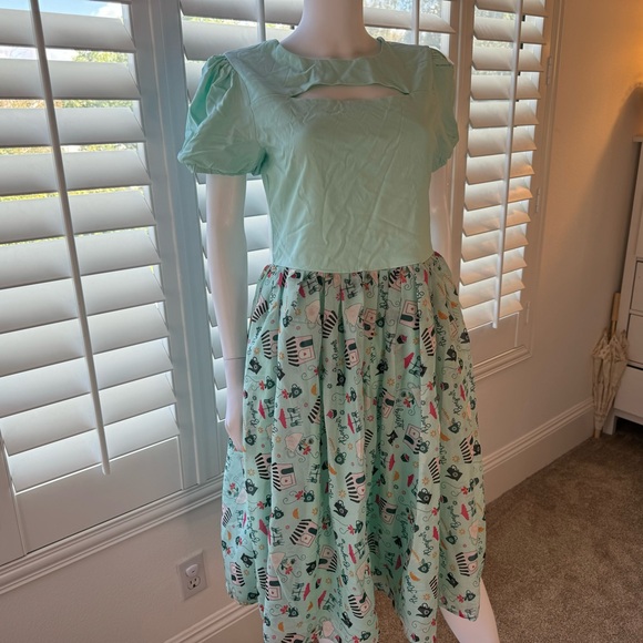 Unique Vintage Dress and Matching Scarf - Cafe De Paris Mint Fit and Flare Dress - Picture 5 of 7